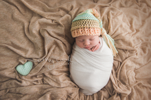 Load image into Gallery viewer, Mint, Bone, Peach and Ivory Tassel Hat
