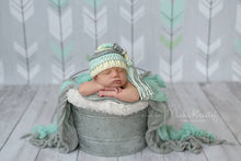 Load image into Gallery viewer, Ivory, Gray and Mint Tassel Hat

