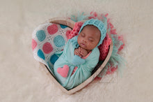 Load image into Gallery viewer, Bennet Newborn Bonnet
